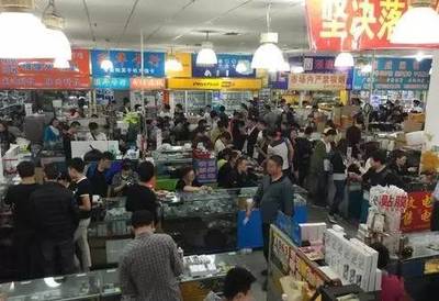 一夜之間,華強(qiáng)北被一股神秘力量入侵了!