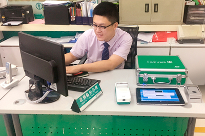 外拓營銷大師--怡化智能便攜終端SPS-310Y,撬動網點轉型大轉變